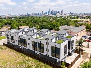 430 E 8th St in Dallas, TX - Building Photo - Building Photo