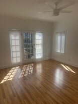 1937 1/2 S Harcourt Ave in Los Angeles, CA - Building Photo