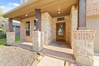 2051 Brodie Ln in Conroe, TX - Building Photo - Building Photo