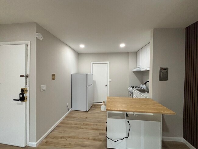 40 Beacon Ave in Jersey City, NJ - Building Photo - Building Photo