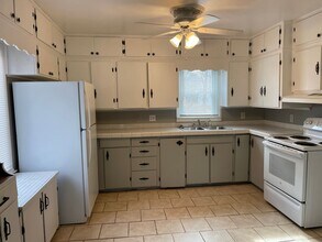1027 Holland Ave in Gastonia, NC - Building Photo - Building Photo