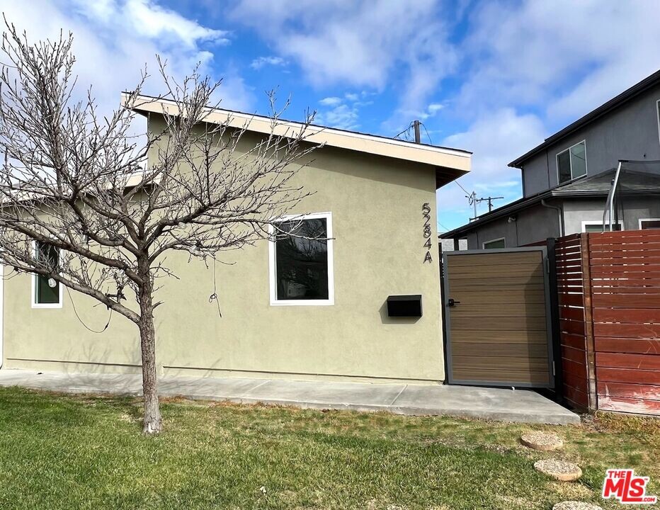 5284 Etheldo Ave in Culver City, CA - Building Photo