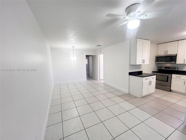 5600 NW 15th St in Lauderhill, FL - Building Photo - Building Photo