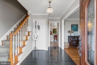 1700 Chester Mill Rd in Silver Spring, MD - Foto de edificio - Building Photo