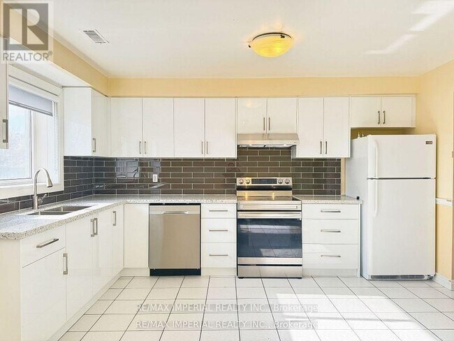 641A The Queensway in Toronto, ON - Building Photo - Building Photo