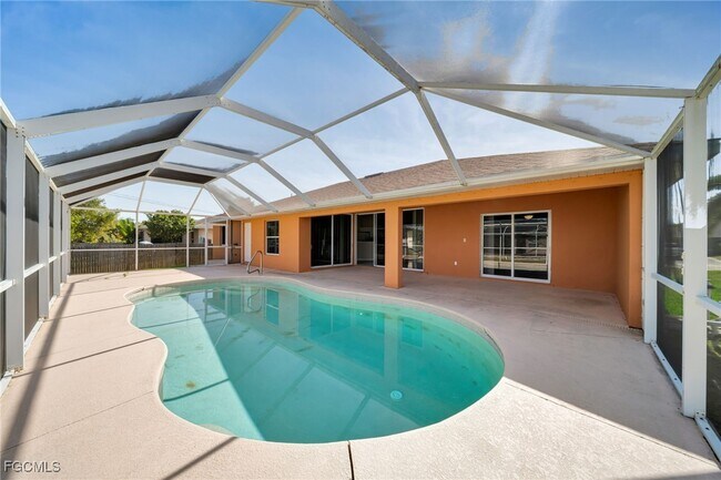 1205 SW 14th Terrace in Cape Coral, FL - Building Photo - Building Photo