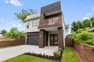 1704 McBroom St in Dallas, TX - Building Photo - Building Photo