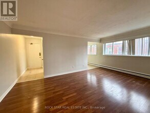 66 Mericourt Rd in Hamilton, ON - Building Photo - Building Photo