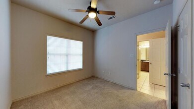 145 Forest Dr Loop in College Station, TX - Building Photo - Building Photo