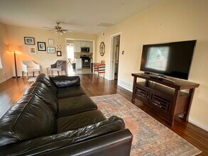 3472 Rugged Dr in Dallas, TX - Building Photo - Building Photo