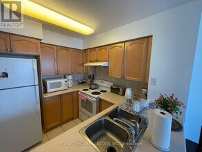 18 Spring Garden Ave in Toronto, ON - Building Photo - Building Photo