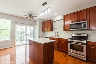 4107 Milford Ln in Aurora, IL - Building Photo - Building Photo