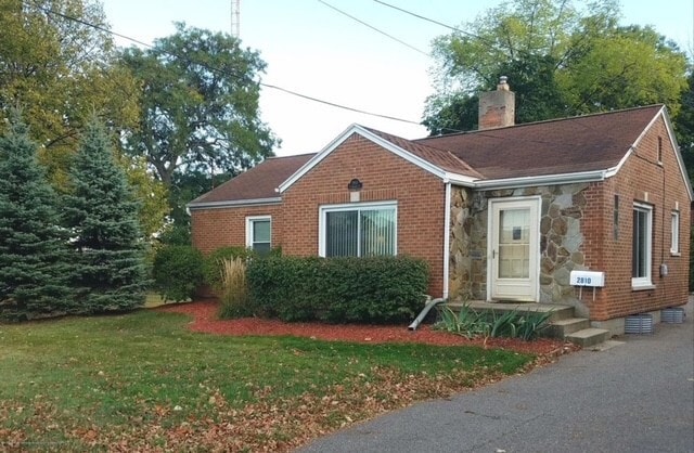 property at 2810 E Saginaw St