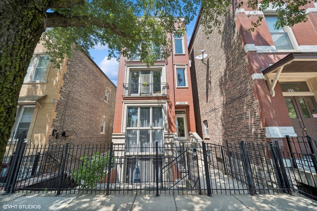 1516 W 19th St in Chicago, IL - Building Photo