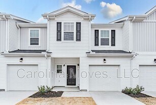 225 Telford Dr in Greenville, SC - Building Photo