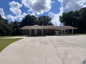 7200 FL-85 in Laurel Hill, FL - Building Photo