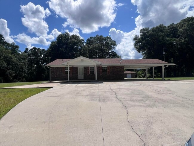 property at 7200 FL-85