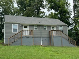 4-6 Chestnut Dr in Clarksville, TN - Building Photo