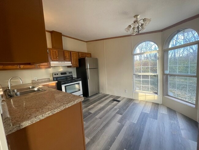 1350 Pami St in St. Clair, MO - Foto de edificio - Building Photo