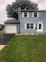 642 Arbor St, Unit 642 in Fostoria, OH - Building Photo