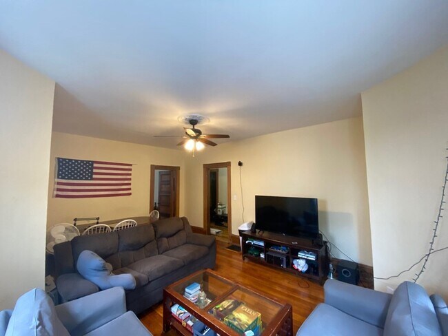 9 Carmel St, Unit 2 in Boston, MA - Building Photo - Building Photo