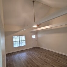 786 Farm Creek Rd NE in Woodstock, GA - Building Photo - Building Photo