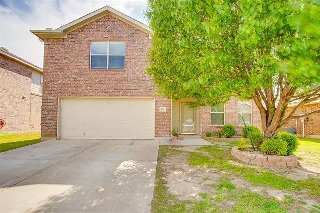 937 Canary Dr in Saginaw, TX - Building Photo