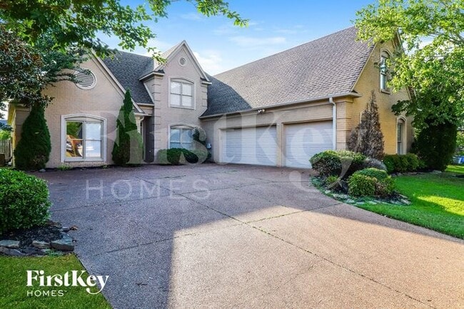 1323 Crossmont Cove in Cordova, TN - Foto de edificio - Building Photo