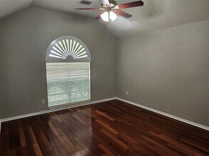 9506 Rustic Gate Rd in La Porte, TX - Building Photo - Building Photo