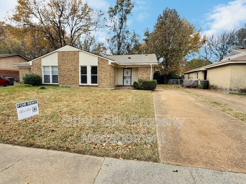 3411 Brutonwood Cove in Memphis, TN - Building Photo