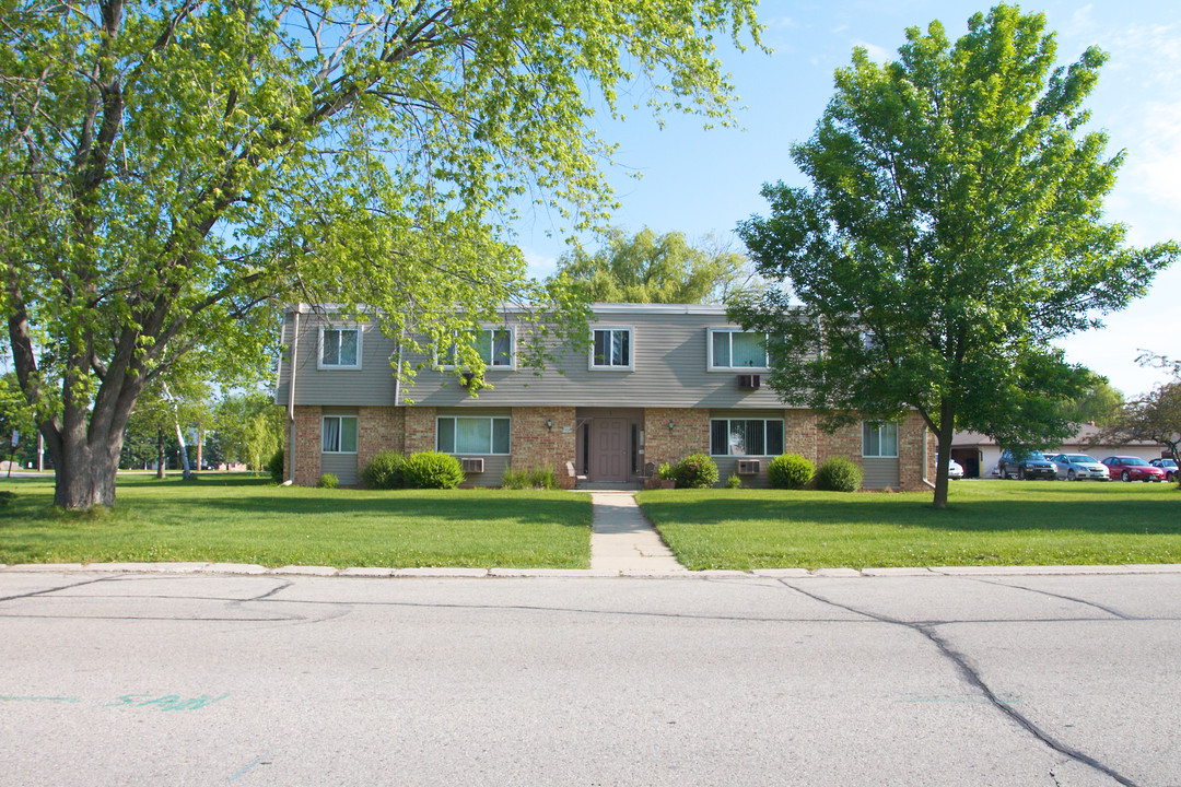 N113 W15570 Francese Dr in Germantown, WI - Building Photo