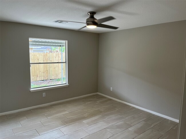 11026 Malden Dr in Houston, TX - Foto de edificio - Building Photo