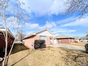 28 Easton St in Ensley, FL - Building Photo - Building Photo