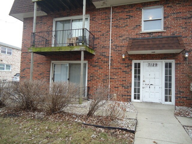 7129 99th St in Chicago Ridge, IL - Building Photo