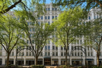 19 on The Park in Cincinnati, OH - Foto de edificio - Building Photo