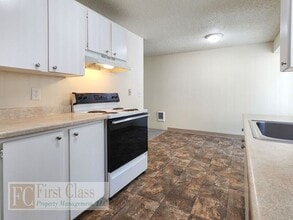 3618 SW Beaverton Hillsdale Hwy in Portland, OR - Building Photo - Building Photo