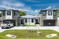 Twin Palms in Naples, FL - Foto de edificio - Building Photo