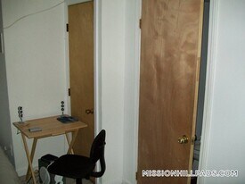 28 S Huntington Ave, Unit B1 in Boston, MA - Building Photo