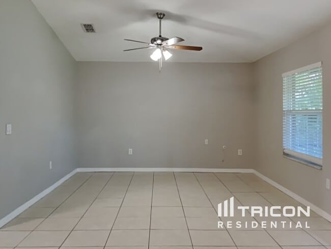 24 Pineland Ln in Palm Coast, FL - Building Photo - Building Photo