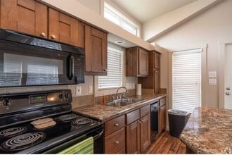 3127 Maverick Lp in Oyster Creek, TX - Building Photo - Building Photo