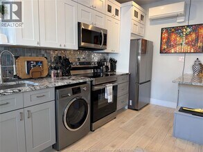 477 Pelissier St in Windsor, ON - Building Photo - Building Photo