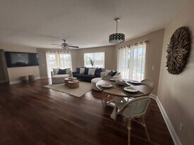 5 Chiquita Blvd S in Cape Coral, FL - Building Photo