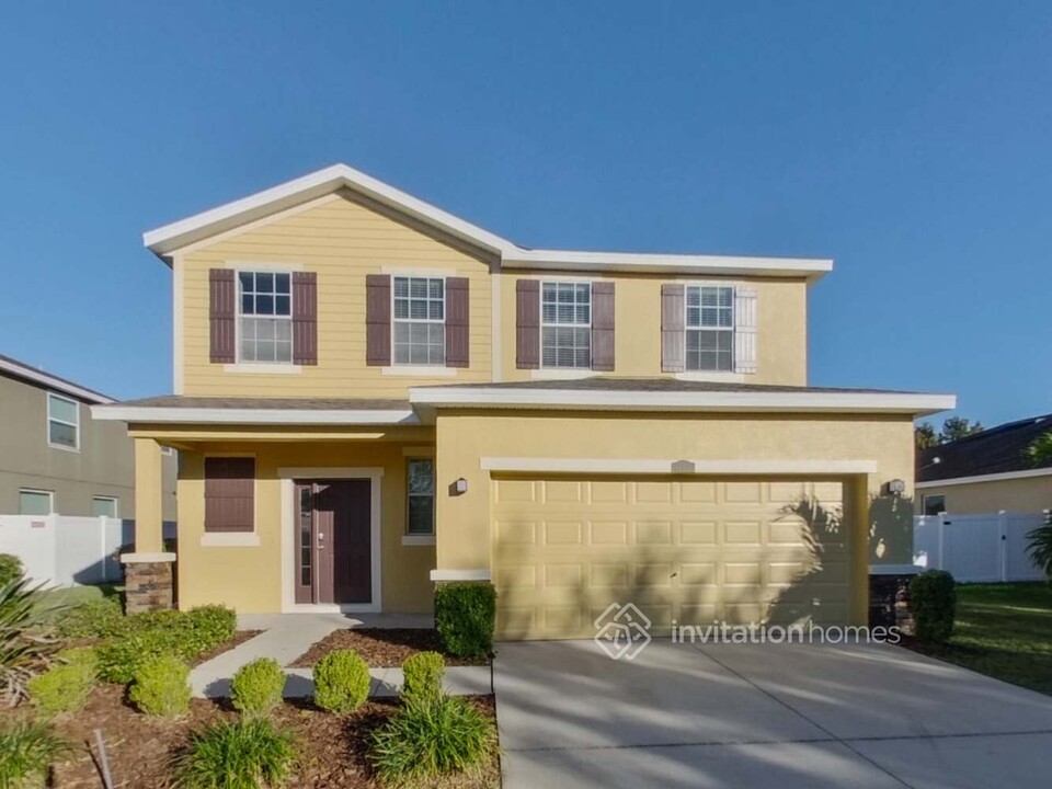 12334 Fairlawn Dr in Riverview, FL - Foto de edificio