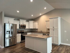 2307 Redmond Ave in Des Moines, IA - Building Photo - Building Photo
