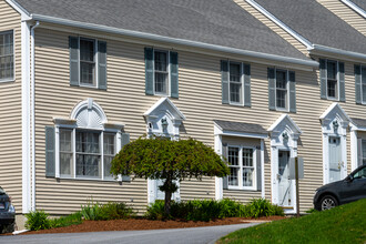 Meredith Village in Andover, MA - Foto de edificio - Building Photo