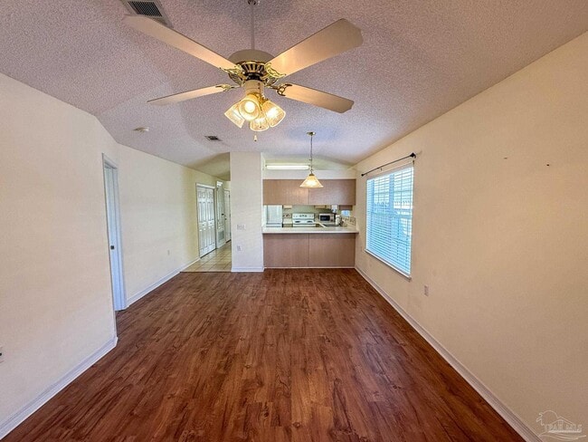 8062 Heirloom Dr in Pensacola, FL - Building Photo - Building Photo