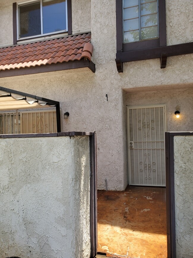 12330 Osborne St, Unit 94 in Los Angeles, CA - Building Photo - Building Photo