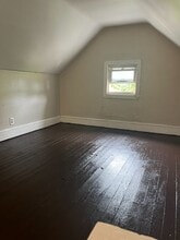 354 E Crosier St in Akron, OH - Foto de edificio - Building Photo