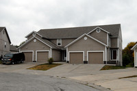 Deer Wood Estates Town Homes in Kansas City, MO - Foto de edificio - Building Photo