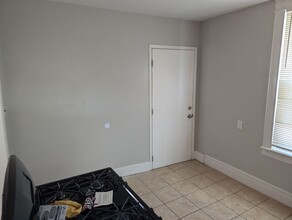 1527 Ogden Ave-Unit -f4a8201b-5655-11ee-be47-0e89a8475669 in St. Louis, MO - Building Photo - Building Photo